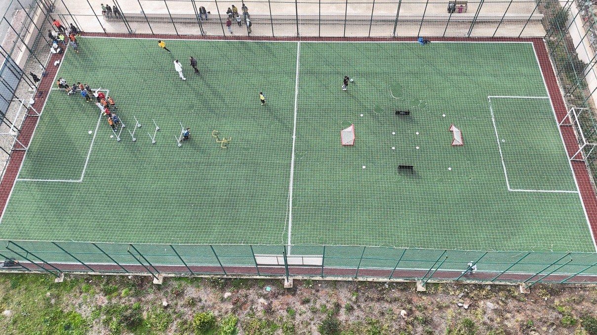 KARAKÖPRÜ'DE GENÇLER SPORLA BÜYÜYOR