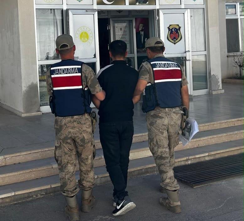 ŞANLIURFA''DA ARANAN DOLANDIRICILIK ŞÜPHELİSİ YAKALANDI..!
