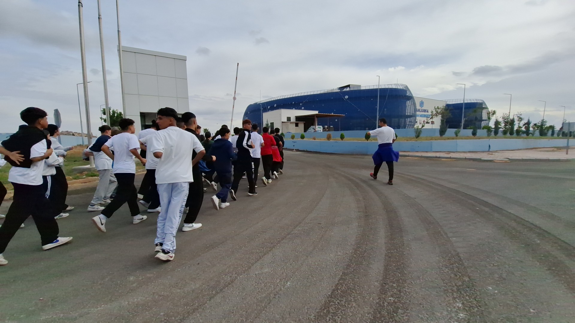 ŞANLIURFALI GENÇLER SPORDAN BİLİME KOŞTU