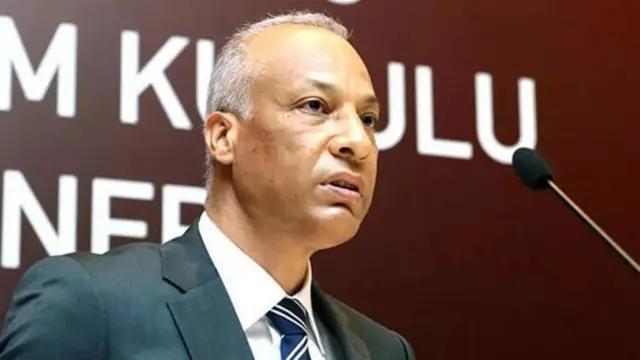 TOPRAK SAHADAN ÇİM SAHAYA, TATLI’NIN FUTBOL KARİYERİ VE HAKEMLİK SERÜVENİ